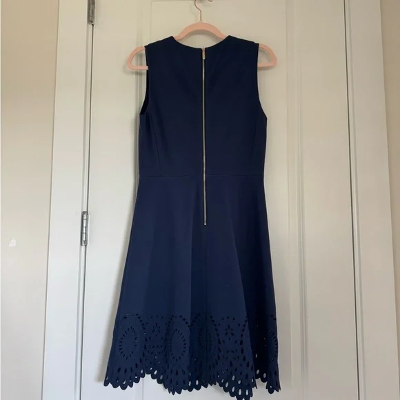 Elegant Navy Sleeveless Dress - Picture 2 of 4